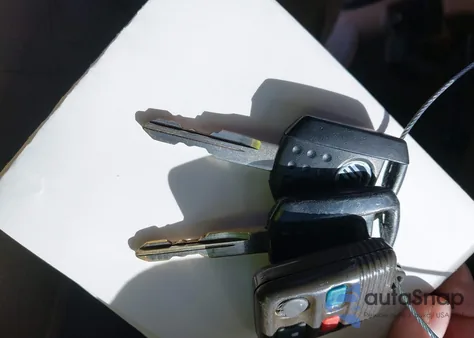 2005 Mercury Grand Marquis Ls/Lse z USA, uszkodzony, nr VIN 2MEFM75W45X667715